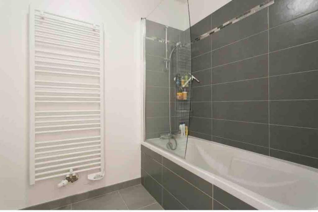 Cozy & Quiet Getaway Just 300M From Paris With Free Private Parking Apartment Жантили Екстериор снимка
